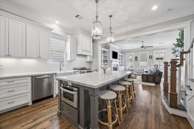 724 Ashland Street, Houston, TX 77007