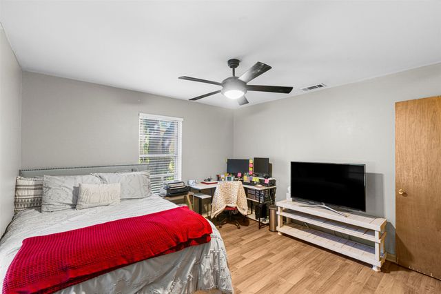 602 Colonial Drive, Athens, TX 75751