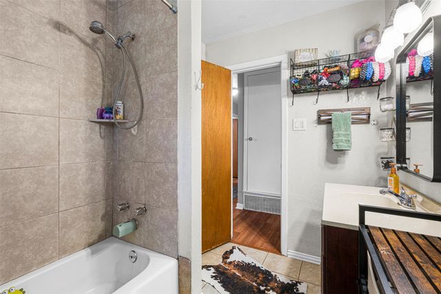 602 Colonial Drive, Athens, TX 75751
