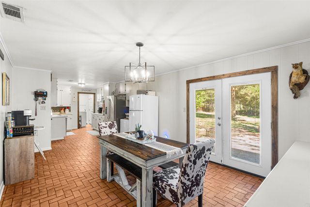 602 Colonial Drive, Athens, TX 75751
