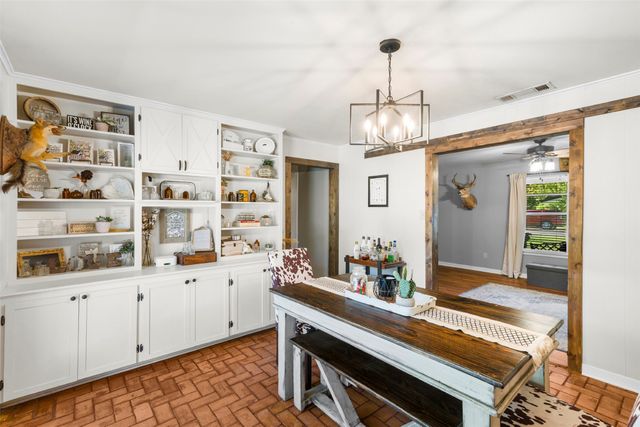 602 Colonial Drive, Athens, TX 75751