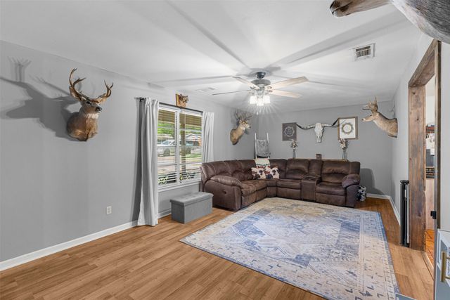 602 Colonial Drive, Athens, TX 75751