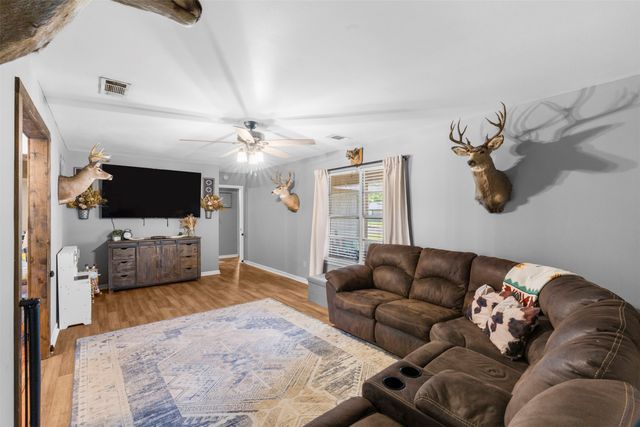 602 Colonial Drive, Athens, TX 75751