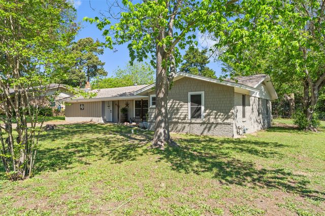 602 Colonial Drive, Athens, TX 75751