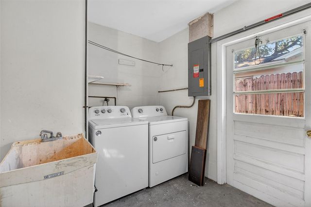 2465 BRENTWOOD DRIVE, Clearwater, FL 33764