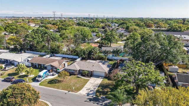 2465 BRENTWOOD DRIVE, Clearwater, FL 33764