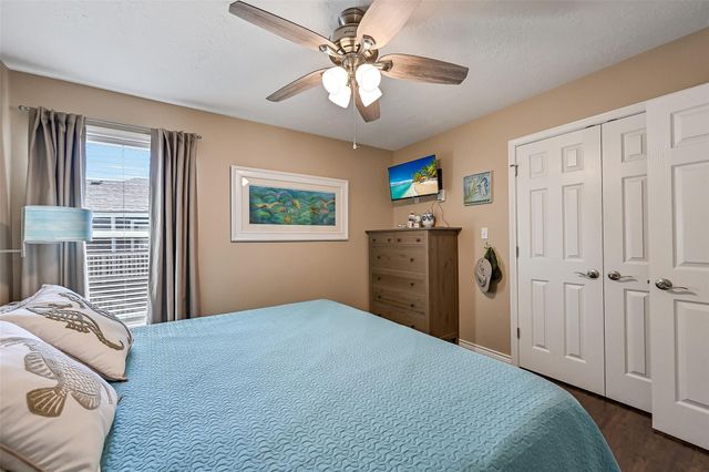 4310 Karankawa Way, Jamaica Beach, TX 77554