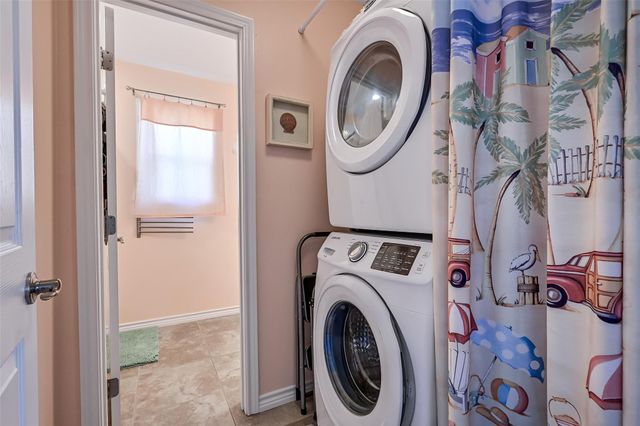4310 Karankawa Way, Jamaica Beach, TX 77554