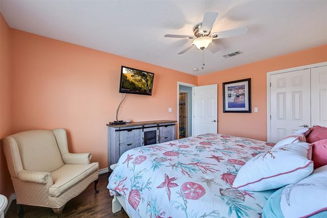 4310 Karankawa Way, Jamaica Beach, TX 77554