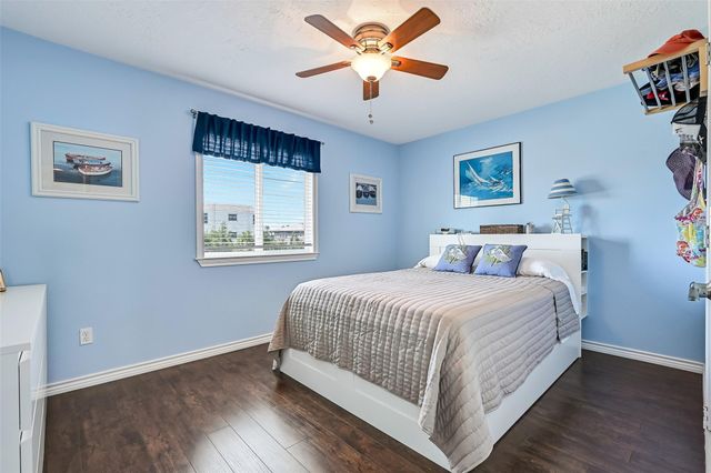 4310 Karankawa Way, Jamaica Beach, TX 77554