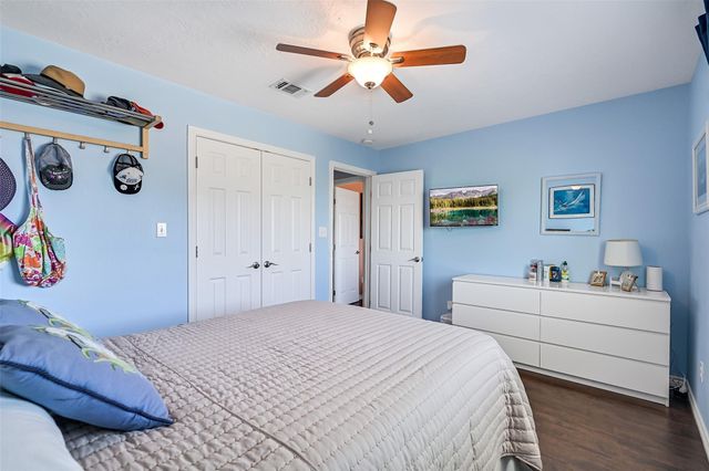 4310 Karankawa Way, Jamaica Beach, TX 77554