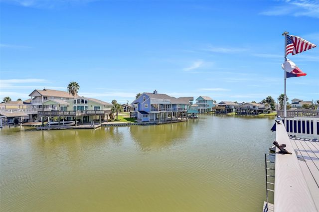 4310 Karankawa Way, Jamaica Beach, TX 77554