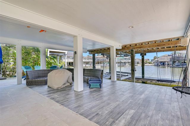 4310 Karankawa Way, Jamaica Beach, TX 77554