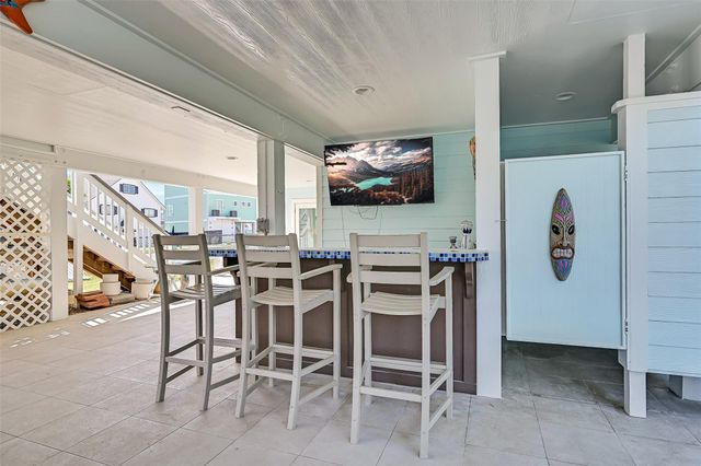 4310 Karankawa Way, Jamaica Beach, TX 77554