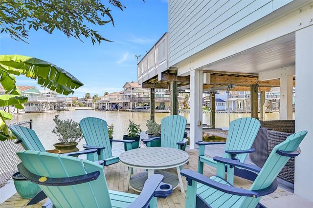 4310 Karankawa Way, Jamaica Beach, TX 77554