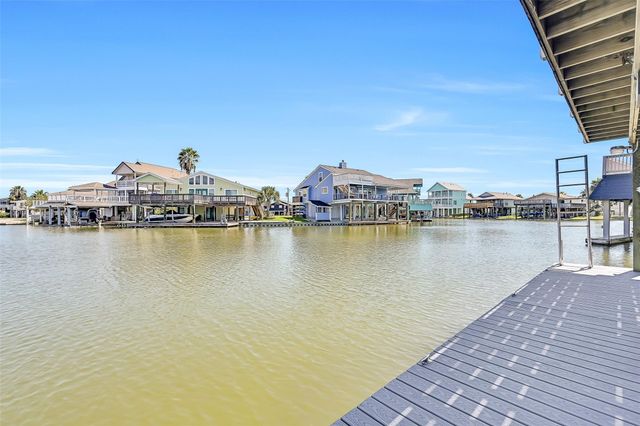 4310 Karankawa Way, Jamaica Beach, TX 77554