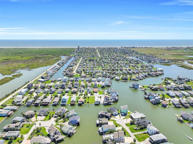 4310 Karankawa Way, Jamaica Beach, TX 77554