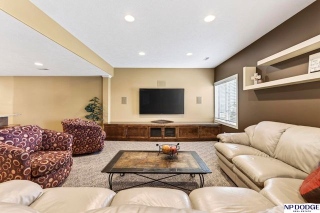 2614 N 157th Street, Omaha, NE 68116