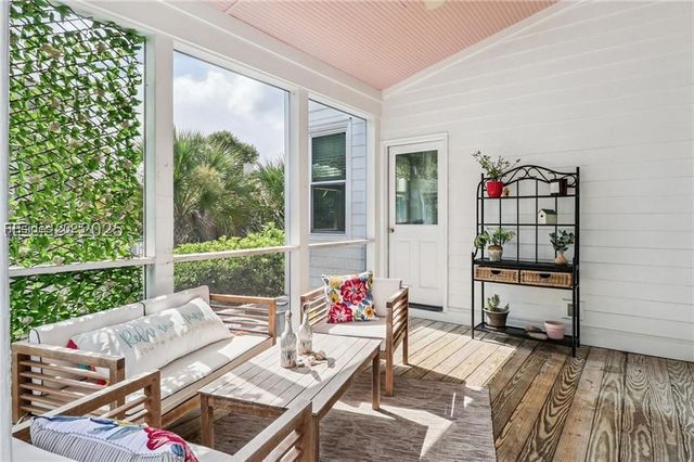 25 Petigru Dr, Beaufort, SC 29902