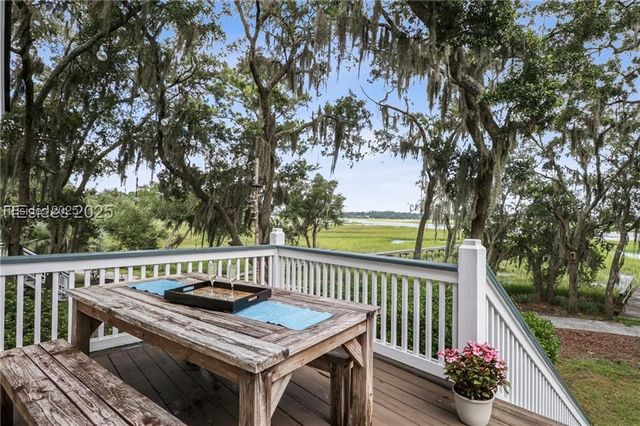 25 Petigru Dr, Beaufort, SC 29902