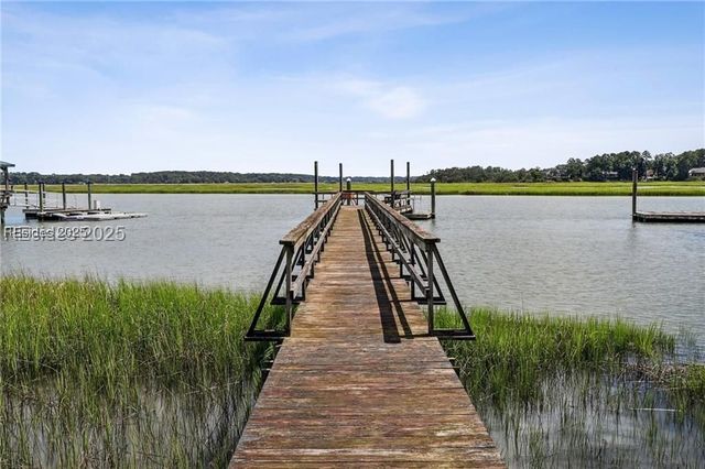 25 Petigru Dr, Beaufort, SC 29902