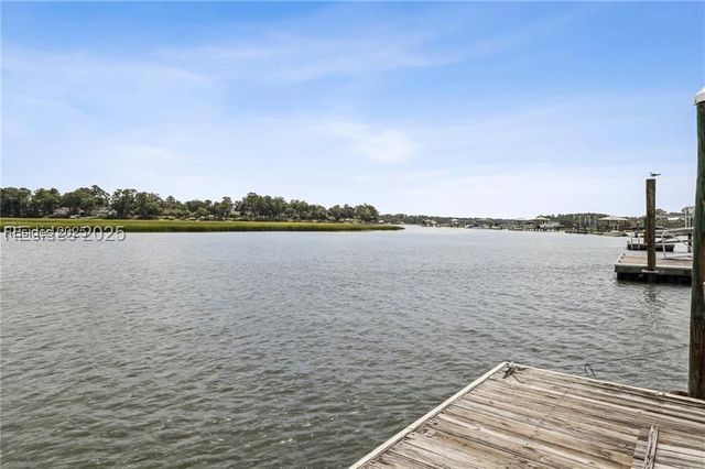 25 Petigru Dr, Beaufort, SC 29902