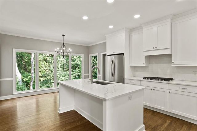 1704 Amberwood Pointe, Woodstock, GA 30189