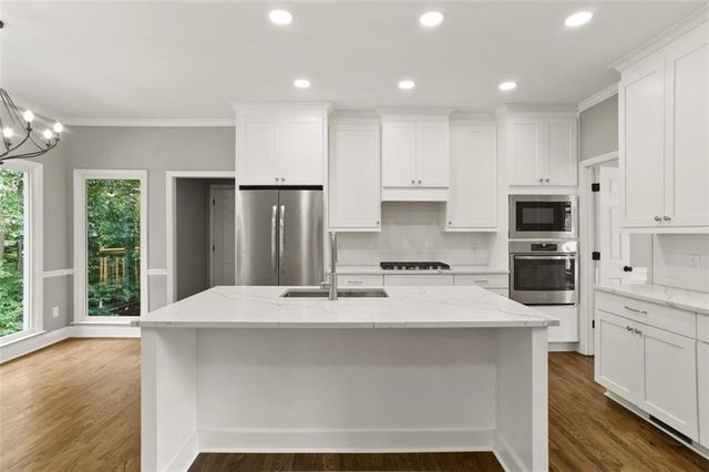 1704 Amberwood Pointe, Woodstock, GA 30189