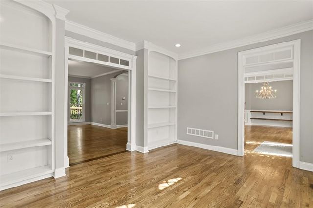 1704 Amberwood Pointe, Woodstock, GA 30189