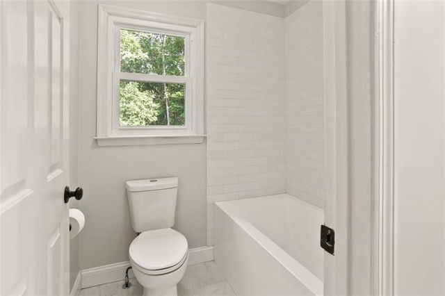 1704 Amberwood Pointe, Woodstock, GA 30189