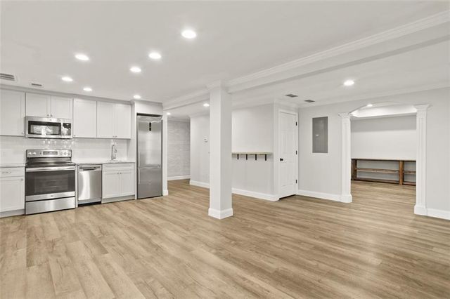 1704 Amberwood Pointe, Woodstock, GA 30189