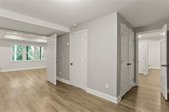 1704 Amberwood Pointe, Woodstock, GA 30189