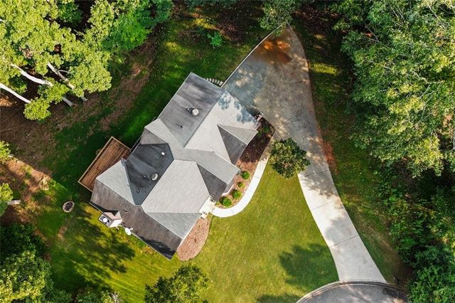 1704 Amberwood Pointe, Woodstock, GA 30189