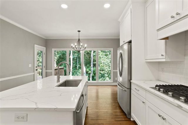 1704 Amberwood Pointe, Woodstock, GA 30189