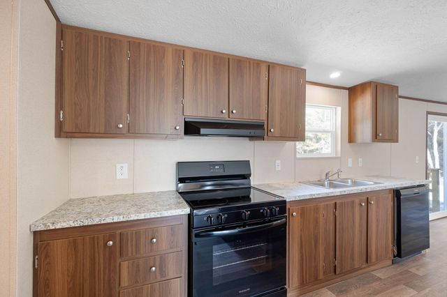 265 E Michaelangelo Road, Defuniak Springs, FL 32433