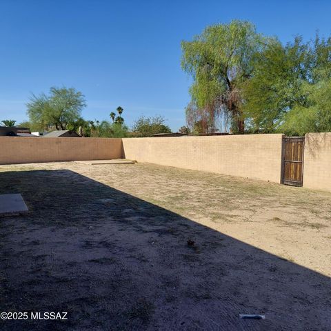 2211 E Louisiana Street, Tucson, AZ 85706