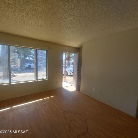 2211 E Louisiana Street, Tucson, AZ 85706