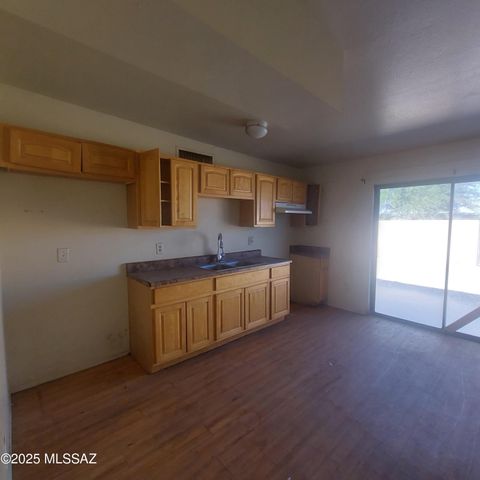 2211 E Louisiana Street, Tucson, AZ 85706