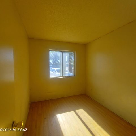 2211 E Louisiana Street, Tucson, AZ 85706
