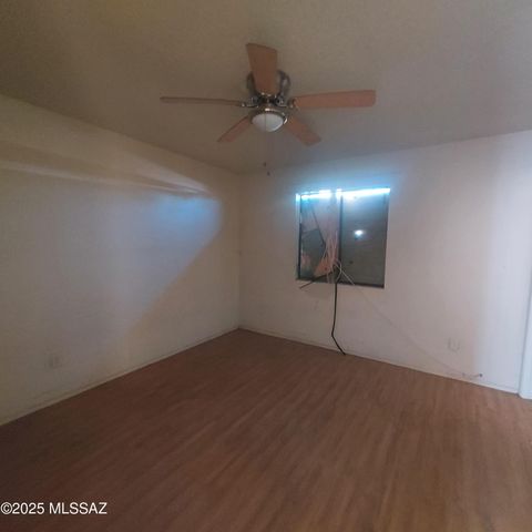2211 E Louisiana Street, Tucson, AZ 85706
