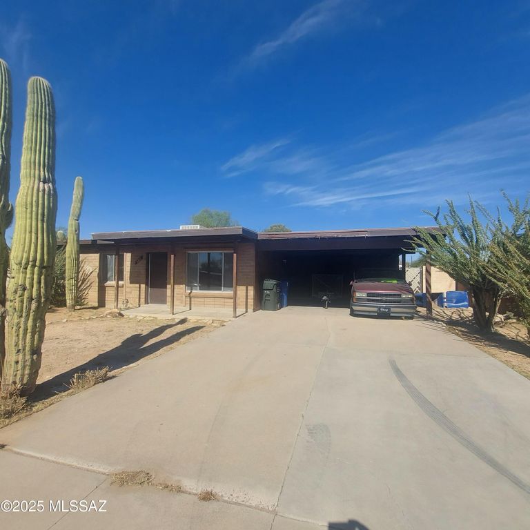 2211 E Louisiana Street, Tucson, AZ 85706