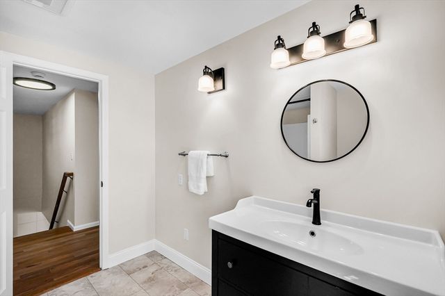 48 Bradford Rd, Natick, MA 01760