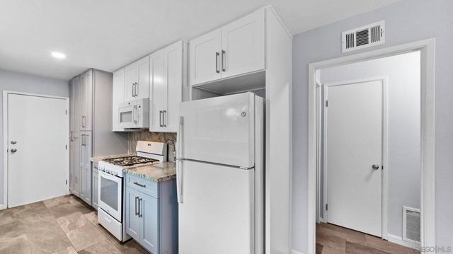 3670 Rosa Linda, San Diego, CA 92154