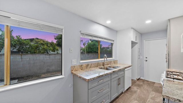 3670 Rosa Linda, San Diego, CA 92154