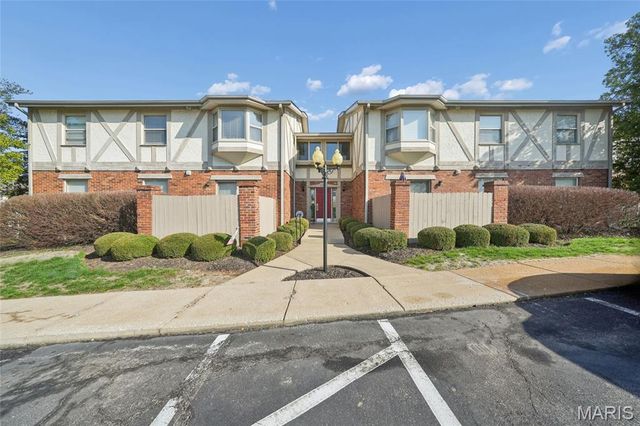 1380 Willow Brook Cove Court 1, St Louis, MO 63146
