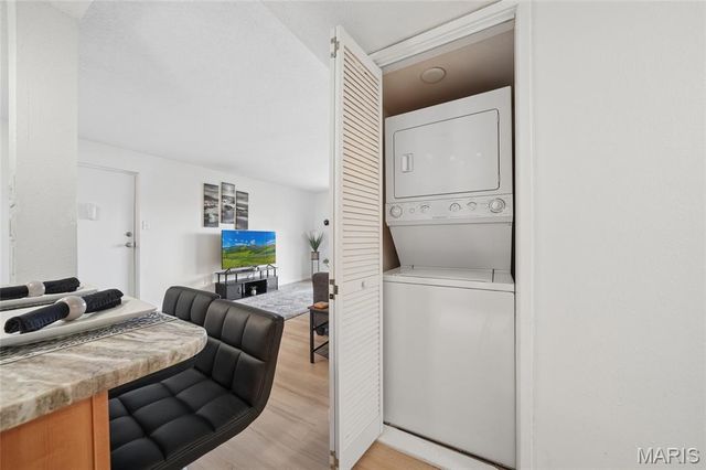 1380 Willow Brook Cove Court 1, St Louis, MO 63146