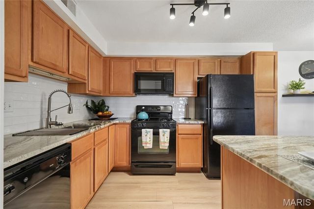 1380 Willow Brook Cove Court 1, St Louis, MO 63146