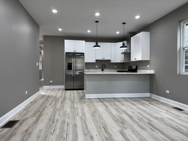 653 N Spaulding Avenue, Chicago, IL 60624