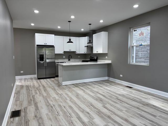 653 N Spaulding Avenue, Chicago, IL 60624