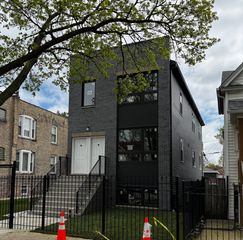 653 N Spaulding Avenue, Chicago, IL 60624